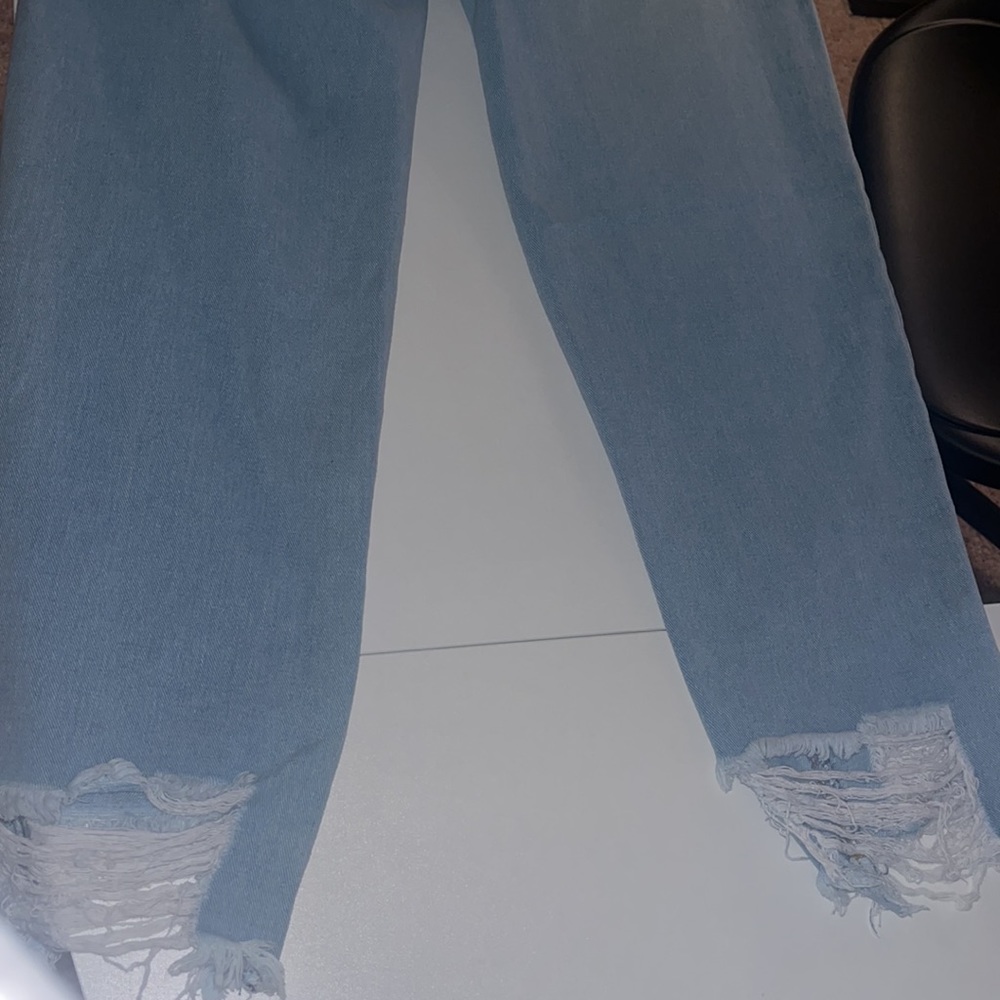 Boyfriend for boot cut crop light ripped denim 💙 - Picture 7 of 7